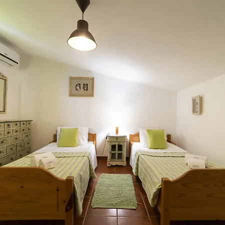 Monte Domingos Simoes *